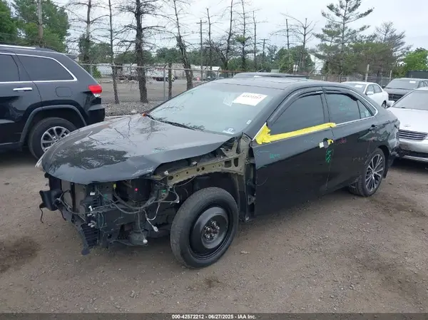 4T1BF1FK1HU343132 2017 TOYOTA CAMRY - Image 2