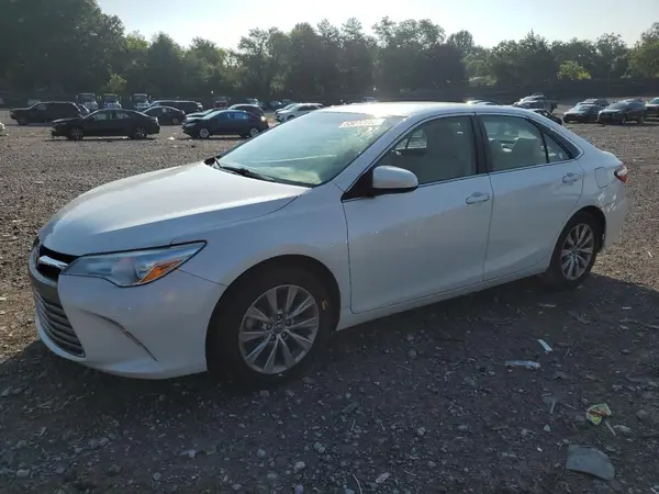 4T1BF1FK1HU344572 2017 TOYOTA CAMRY - Image 1