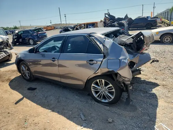 4T1BF1FK1HU348279 2017 TOYOTA CAMRY - Image 2