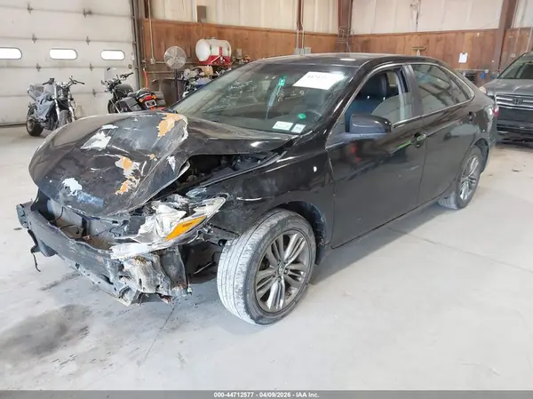 4T1BF1FK1HU348833 2017 TOYOTA CAMRY - Image 2
