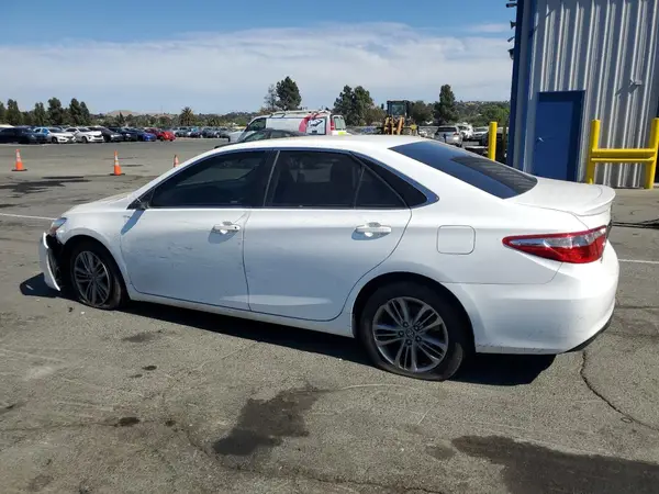 4T1BF1FK1HU349125 2017 TOYOTA CAMRY - Image 2
