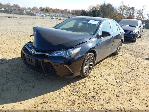 4T1BF1FK1HU349643 2017 TOYOTA CAMRY - Image 2