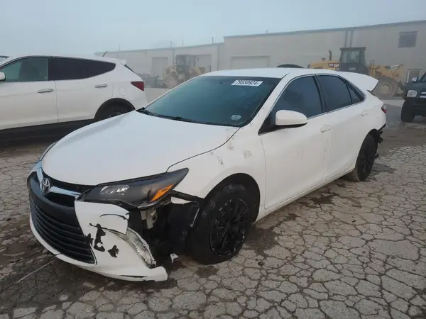 4T1BF1FK1HU351585 2017 TOYOTA CAMRY - Image 1