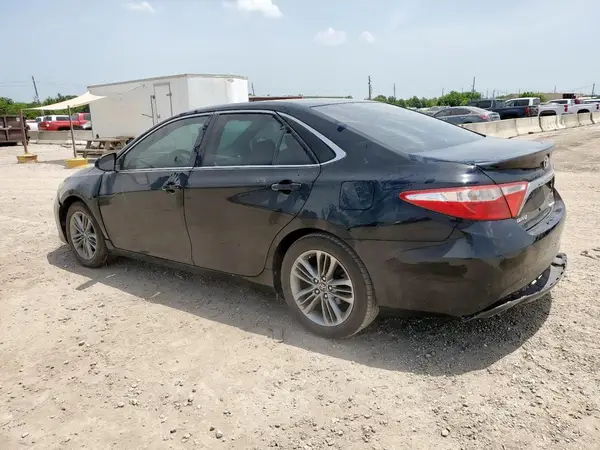 4T1BF1FK1HU352395 2017 TOYOTA CAMRY - Image 2