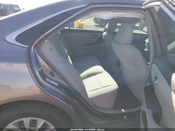 4T1BF1FK1HU352610 2017 TOYOTA CAMRY - Image 8