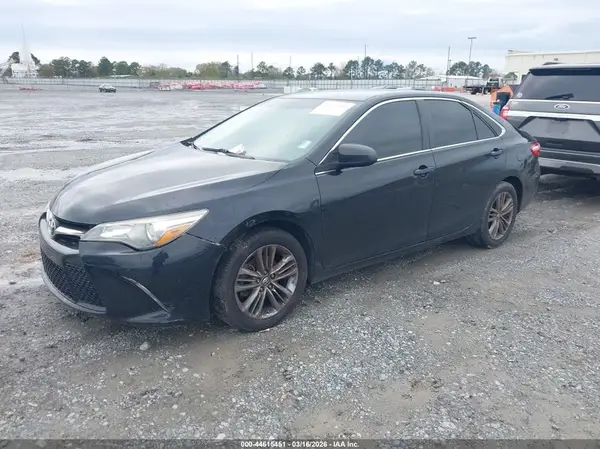 4T1BF1FK1HU352655 2017 TOYOTA CAMRY - Image 2