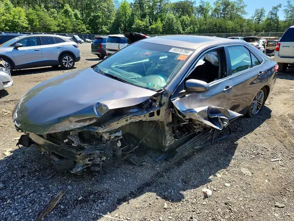4T1BF1FK1HU354194 2017 TOYOTA CAMRY - Image 1