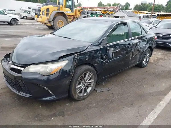 4T1BF1FK1HU356737 2017 TOYOTA CAMRY - Image 2