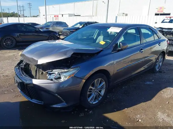 4T1BF1FK1HU357418 2017 TOYOTA CAMRY - Image 2