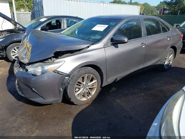 4T1BF1FK1HU358410 2017 TOYOTA CAMRY - Image 2