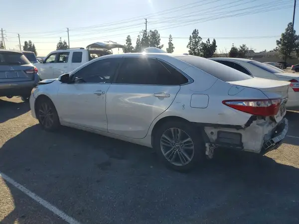 4T1BF1FK1HU358763 2017 TOYOTA CAMRY - Image 2