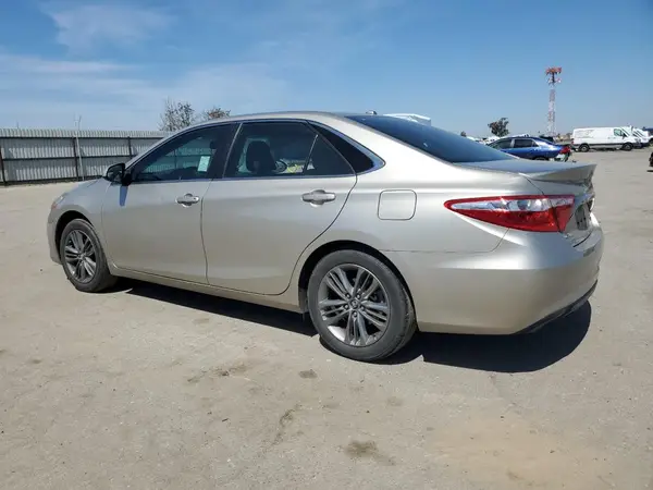 4T1BF1FK1HU359458 2017 TOYOTA CAMRY - Image 2