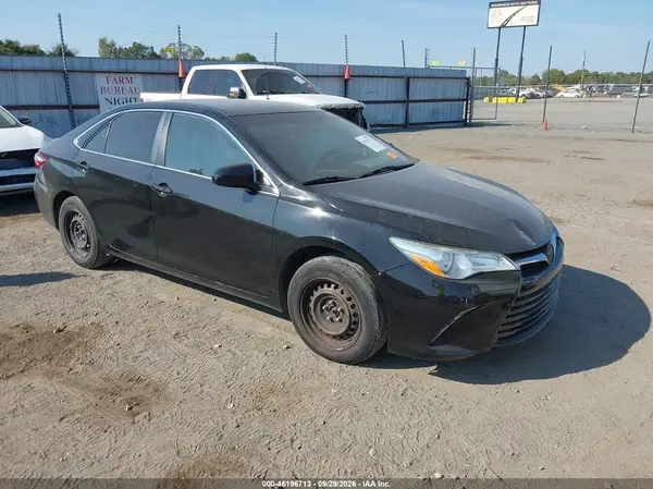 4T1BF1FK1HU359802 2017 TOYOTA CAMRY - Image 1
