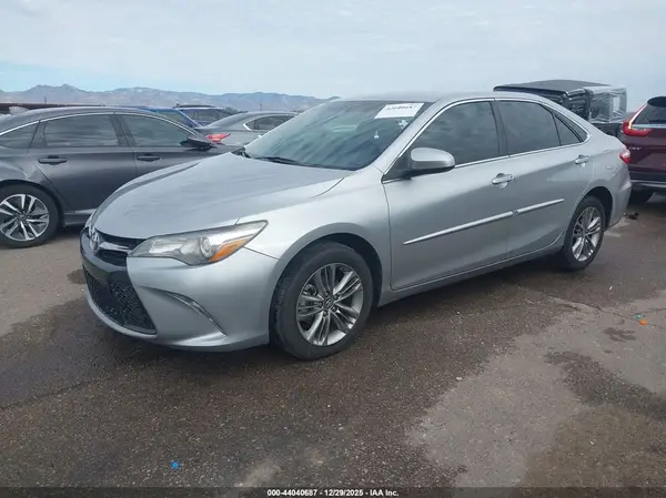 4T1BF1FK1HU360187 2017 TOYOTA CAMRY - Image 2