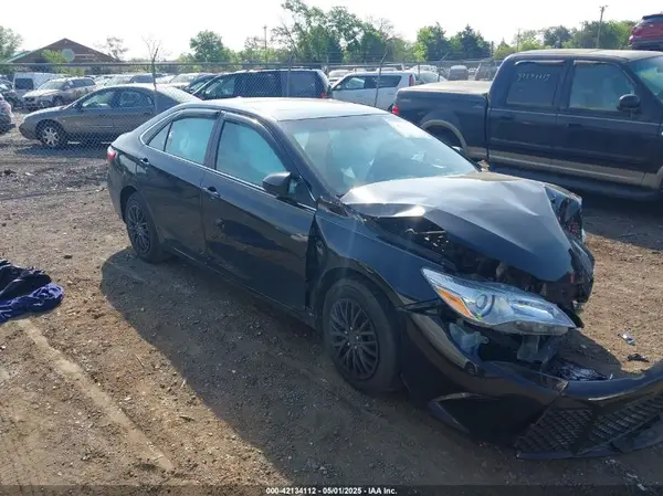 4T1BF1FK1HU363798 2017 TOYOTA CAMRY - Image 1