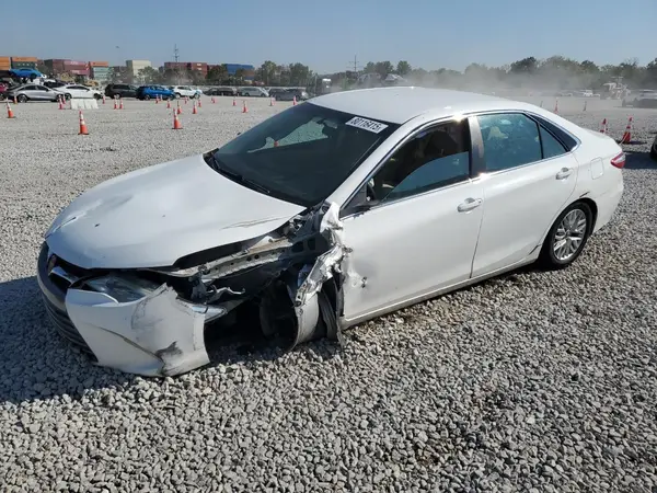 4T1BF1FK1HU364028 2017 TOYOTA CAMRY - Image 1