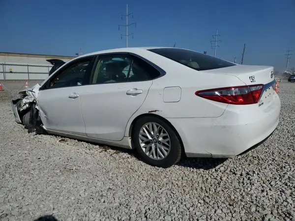 4T1BF1FK1HU364028 2017 TOYOTA CAMRY - Image 2