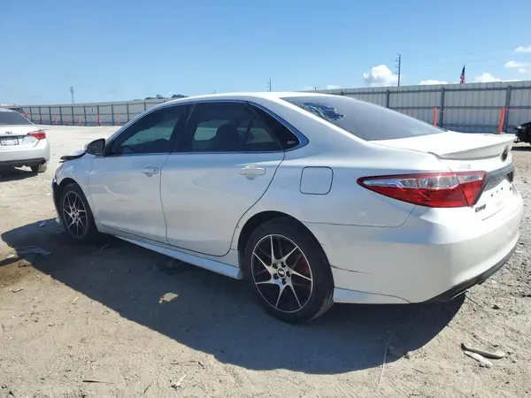 4T1BF1FK1HU365535 2017 TOYOTA CAMRY - Image 2