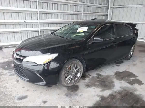 4T1BF1FK1HU365647 2017 TOYOTA CAMRY - Image 2