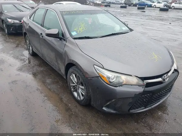 4T1BF1FK1HU367107 2017 TOYOTA CAMRY - Image 1