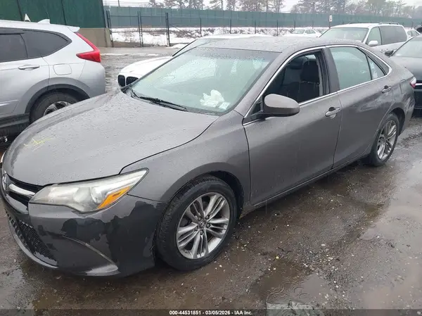 4T1BF1FK1HU367107 2017 TOYOTA CAMRY - Image 2