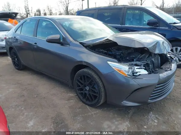 4T1BF1FK1HU367897 2017 TOYOTA CAMRY - Image 1
