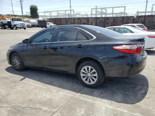 4T1BF1FK1HU370525 2017 TOYOTA CAMRY - Image 2