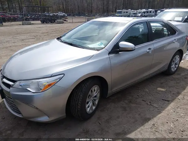 4T1BF1FK1HU370671 2017 TOYOTA CAMRY - Image 2