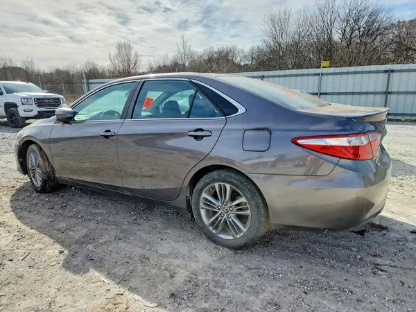 4T1BF1FK1HU371898 2017 TOYOTA CAMRY - Image 2