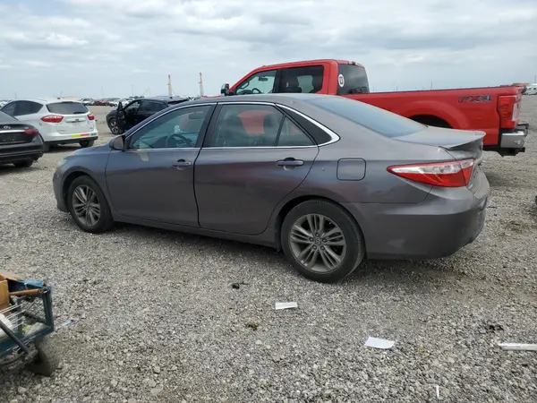 4T1BF1FK1HU372081 2017 TOYOTA CAMRY - Image 2