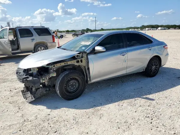 4T1BF1FK1HU372694 2017 TOYOTA CAMRY - Image 1