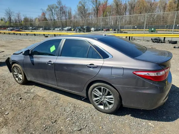 4T1BF1FK1HU373120 2017 TOYOTA CAMRY - Image 2
