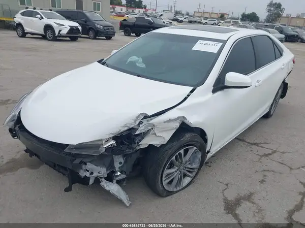 4T1BF1FK1HU373831 2017 TOYOTA CAMRY - Image 2