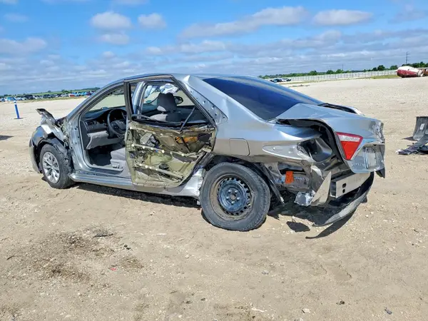 4T1BF1FK1HU377586 2017 TOYOTA CAMRY - Image 2