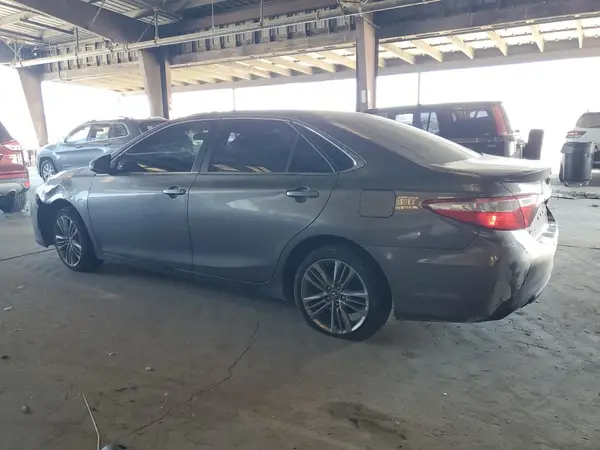4T1BF1FK1HU377782 2017 TOYOTA CAMRY - Image 2