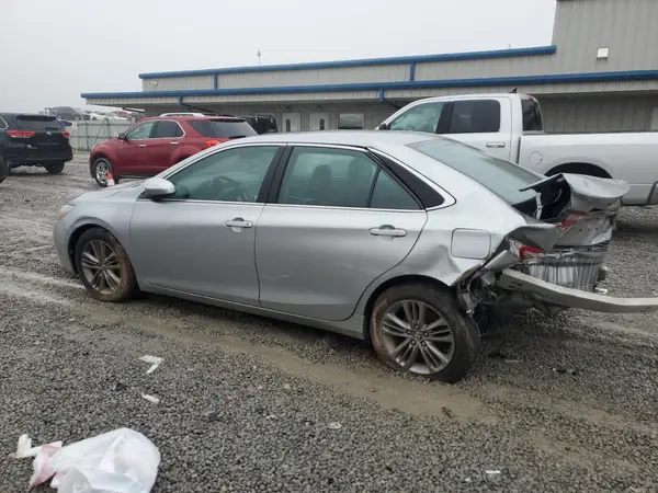 4T1BF1FK1HU380312 2017 TOYOTA CAMRY - Image 2