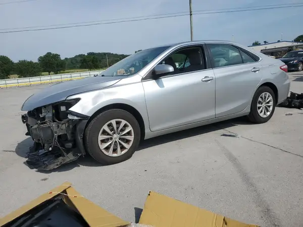 4T1BF1FK1HU380486 2017 TOYOTA CAMRY - Image 1