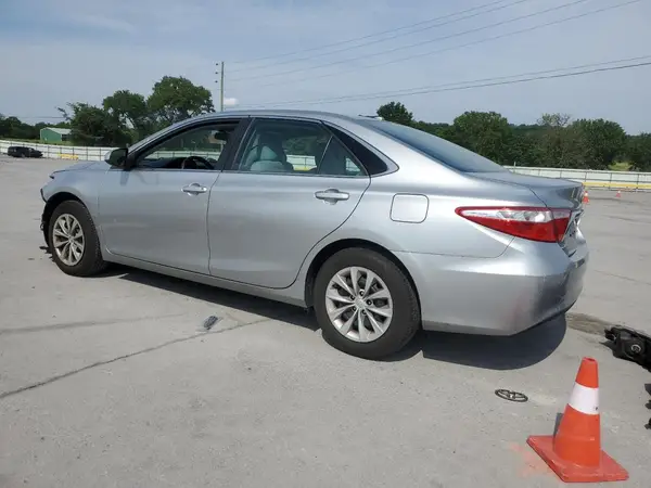 4T1BF1FK1HU380486 2017 TOYOTA CAMRY - Image 2
