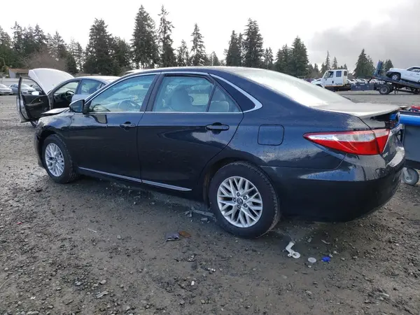 4T1BF1FK1HU382089 2017 TOYOTA CAMRY - Image 2