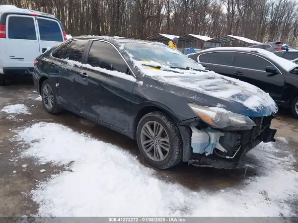 4T1BF1FK1HU382996 2017 TOYOTA CAMRY - Image 1