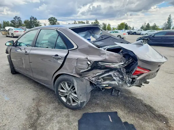 4T1BF1FK1HU383047 2017 TOYOTA CAMRY - Image 2