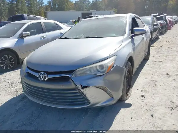 4T1BF1FK1HU383274 2017 TOYOTA CAMRY - Image 2