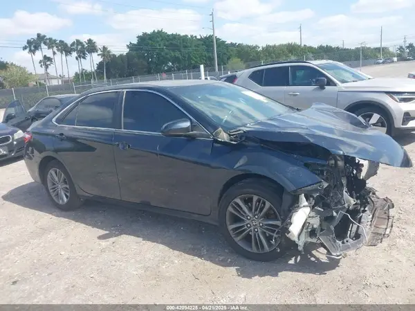 4T1BF1FK1HU383470 2017 TOYOTA CAMRY - Image 1