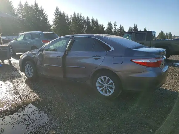 4T1BF1FK1HU383811 2017 TOYOTA CAMRY - Image 2