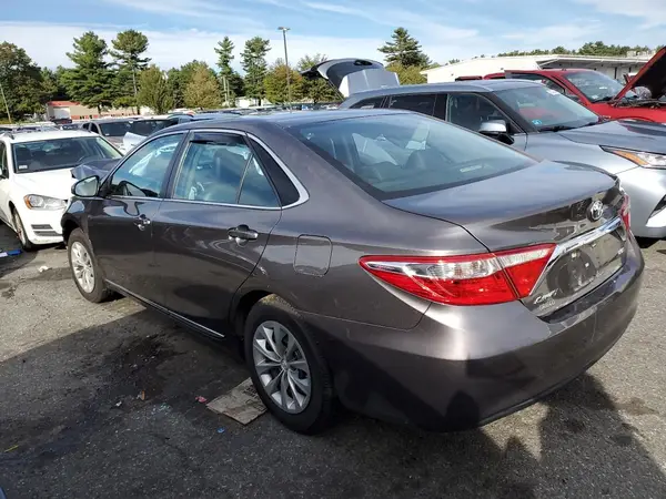 4T1BF1FK1HU386191 2017 TOYOTA CAMRY - Image 2