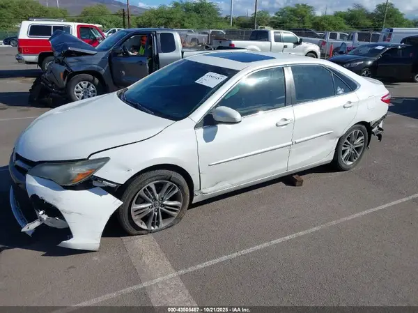 4T1BF1FK1HU388071 2017 TOYOTA CAMRY - Image 2