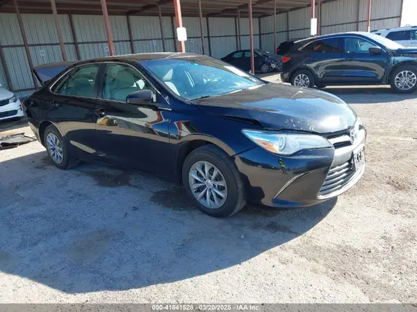 4T1BF1FK1HU388295 2017 TOYOTA CAMRY - Image 1