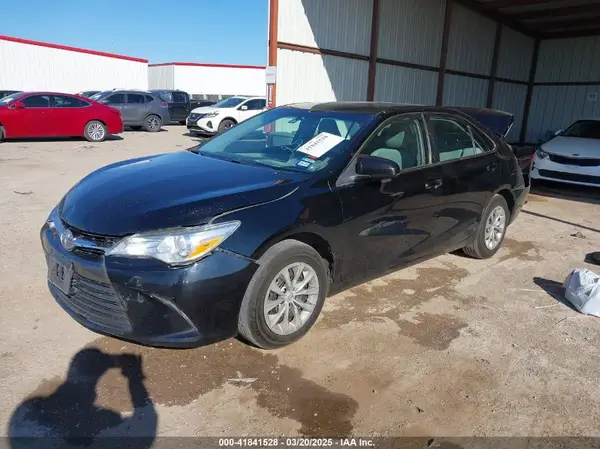 4T1BF1FK1HU388295 2017 TOYOTA CAMRY - Image 2