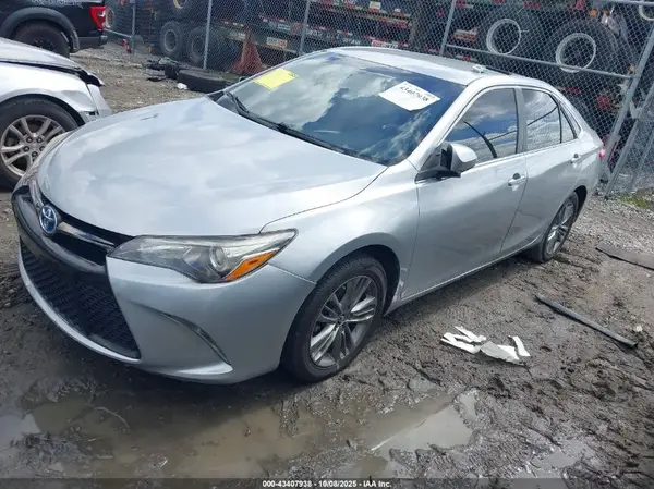 4T1BF1FK1HU388605 2017 TOYOTA CAMRY - Image 2