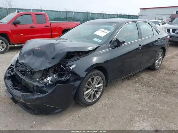 4T1BF1FK1HU392136 2017 TOYOTA CAMRY - Image 2